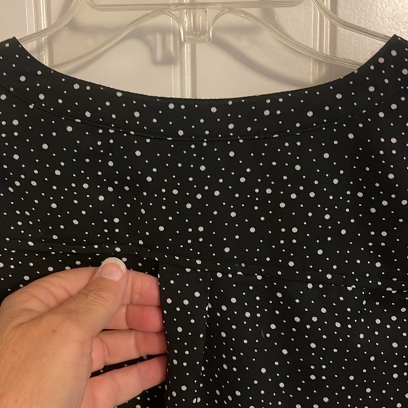 J Crew | Long Sleeve Blouse Black White Polka Dot 1/4 Button down Women’s sz S - Picture 7 of 9